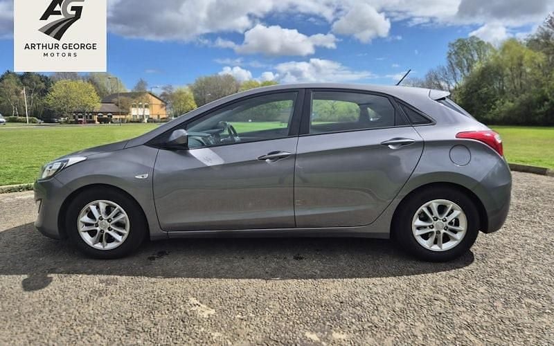 Usado Hyundai i30 Active 110 HP (80 kW) 2013 Cinzento Citadino