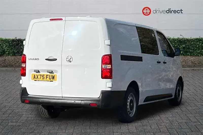 Second-hand Vauxhall Vivaro 2026 Alb Monovolum
