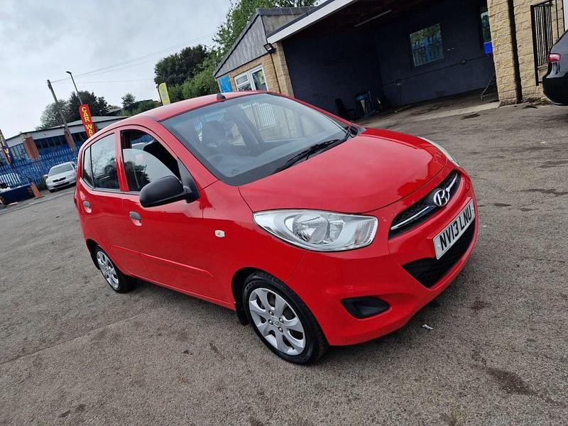 Used Hyundai i10 Classic 2013 Red Hatchback