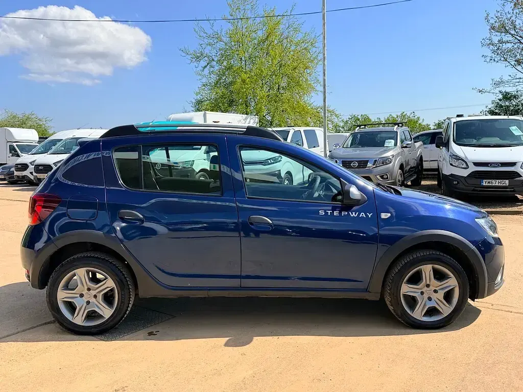 Used Dacia Sandero Ambiance 90 HP (66 kW) 2017 Blue Hatchback