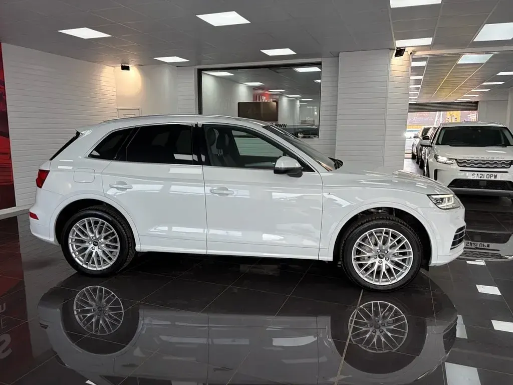 Used Audi Q5 S-Line 252 HP (185 kW) 2018 White SUV