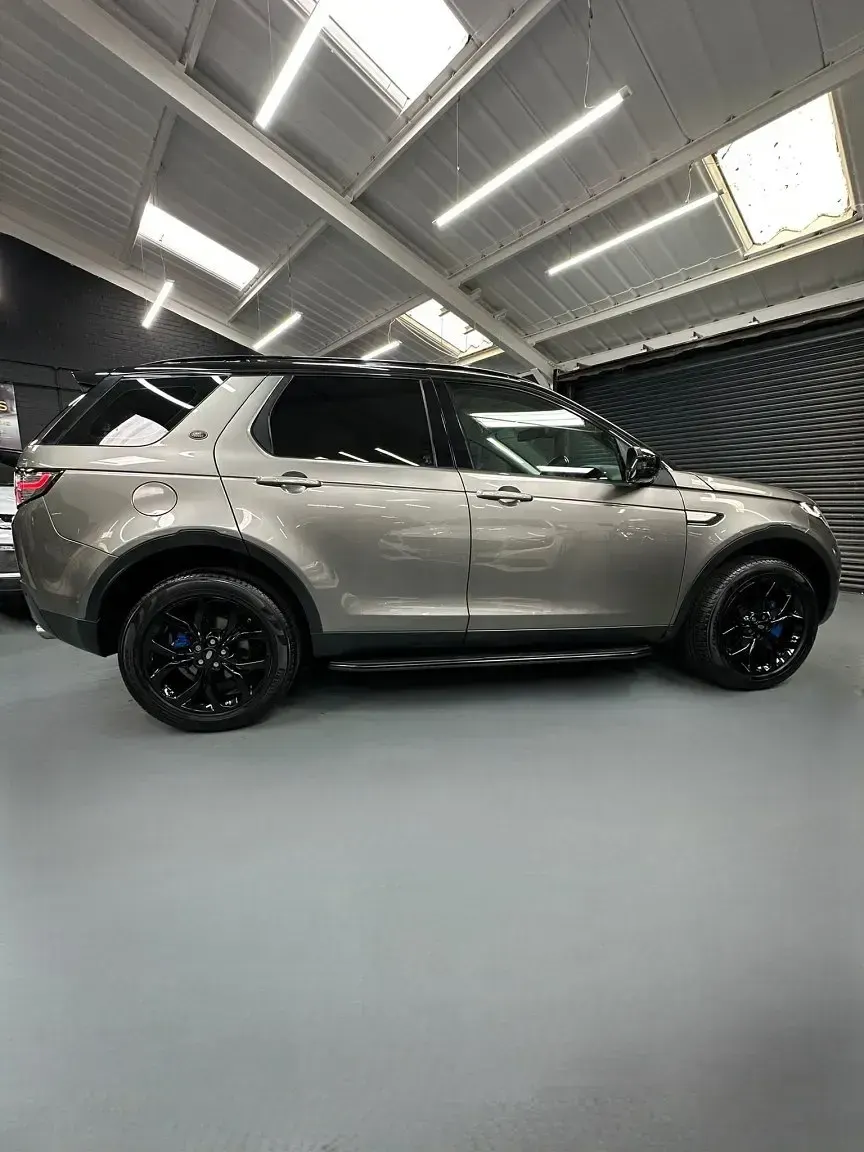 Second-hand Land Rover Discovery Sport HSE 180 CP (132 kW) 2017 Argintiu SUV