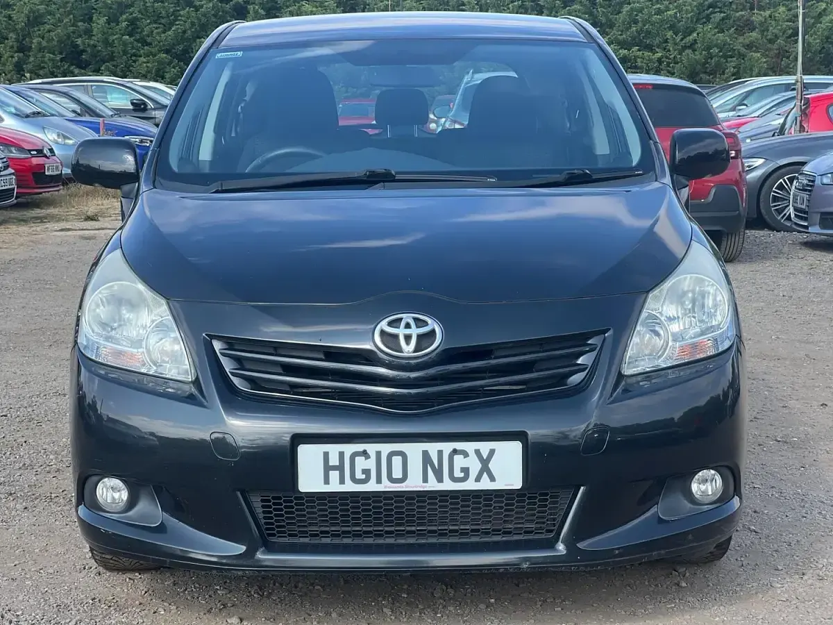Used Toyota Verso 126 HP (92 kW) 2010 Black MPV