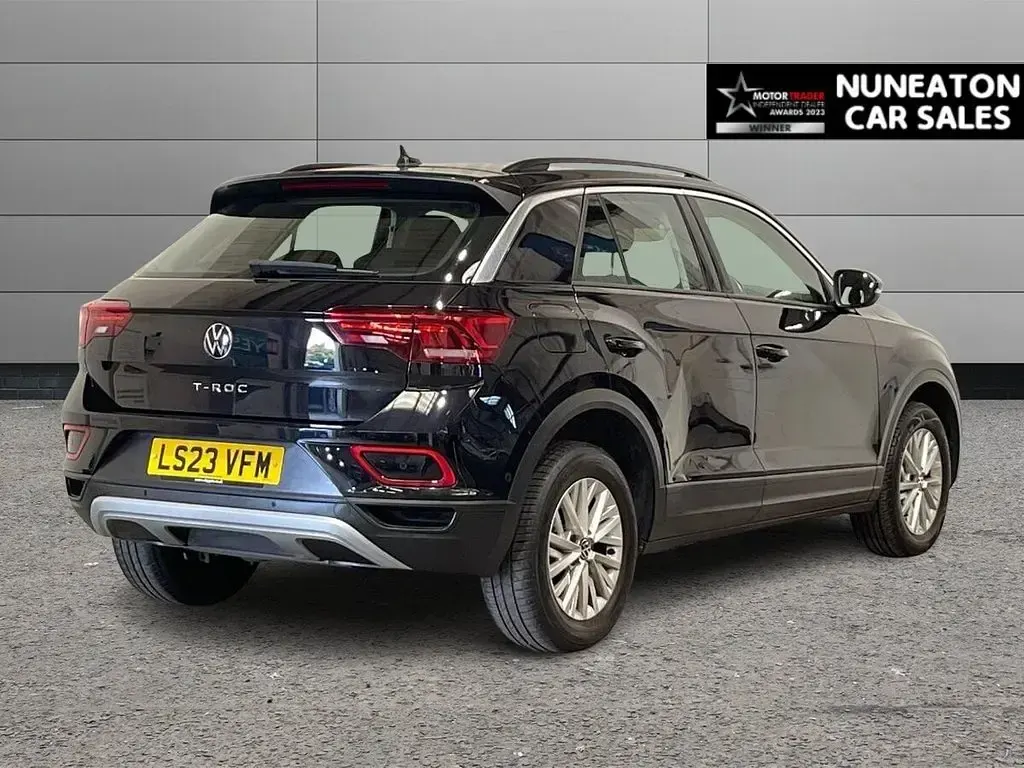 Used VW T-Roc Life 150 HP (110 kW) 2023 Black SUV