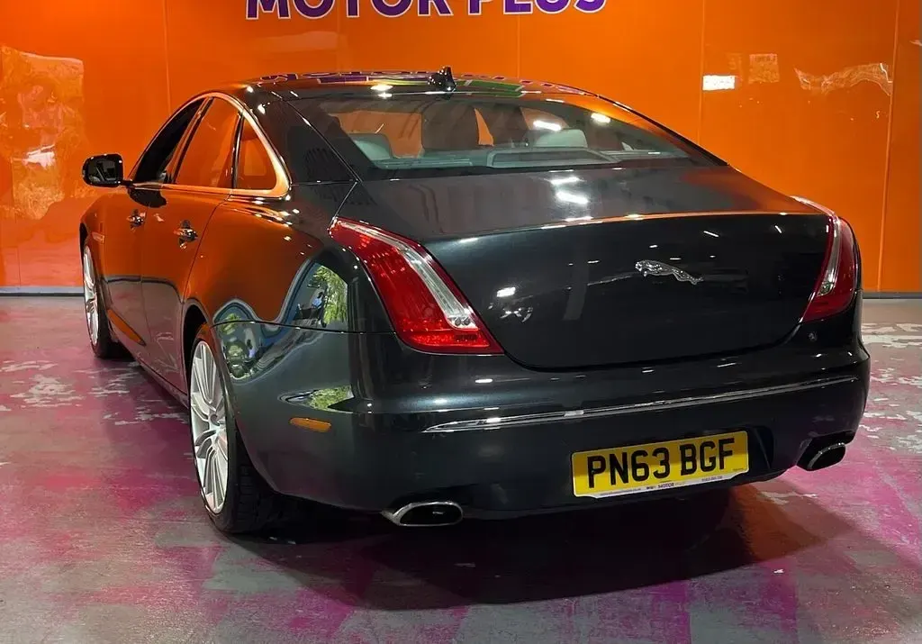 Used Jaguar XJ Portfolio 275 HP (202 kW) 2014 Grey Sedan