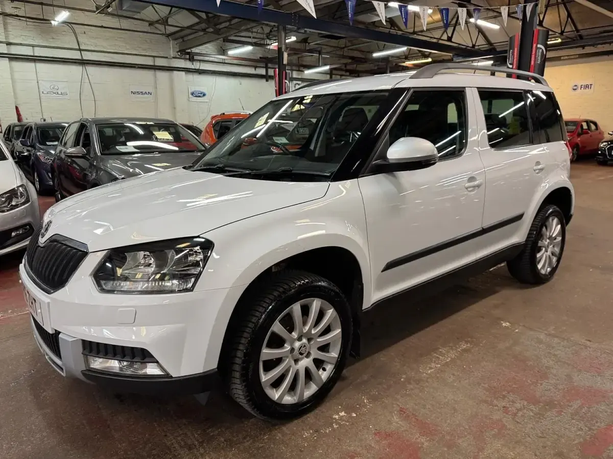Used Skoda Yeti SE 110 HP (80 kW) 2016 White SUV