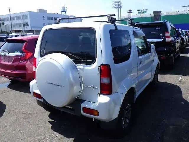 Used Suzuki Jimny 85 HP (62 kW) 2015 White SUV