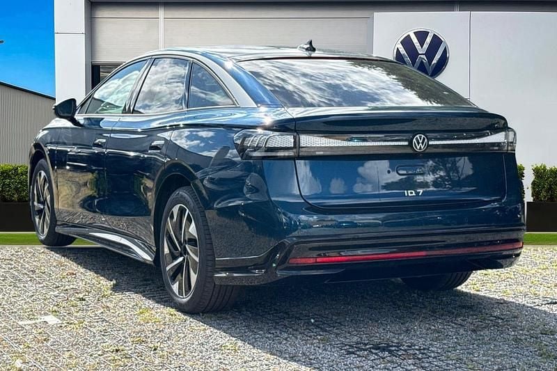 New VW ID.7 Pro 210 kW (286 HP) 2025 Blue Estate
