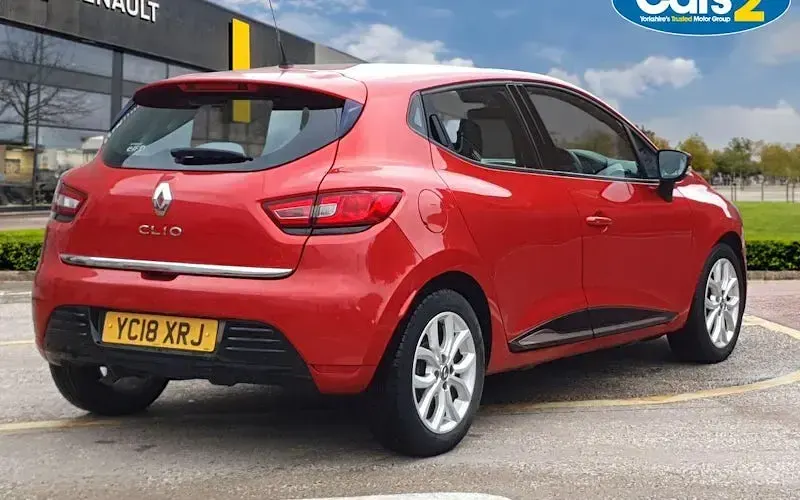 Used Renault Clio IV Dynamique 90 HP (66 kW) 2018 Red  Hatchback