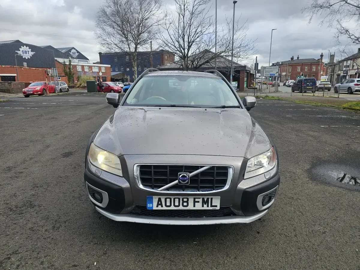 Used Volvo XC70 SE Lux 185 HP (136 kW) 2008 Silver Estate