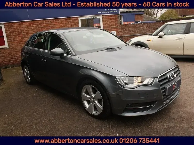 Usado Audi A3 Sport 184 HP (135 kW) 2013 Cinzento Citadino