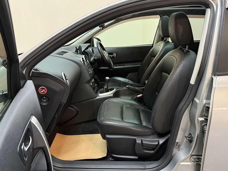 Used Nissan Qashqai Tekna 130 HP (95 kW) 2012 Silver SUV