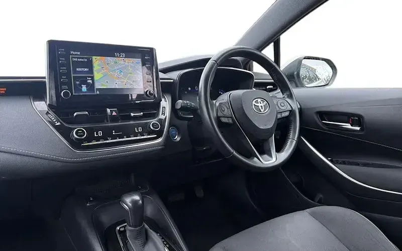 Used Toyota Corolla Design 122 HP (89 kW) 2022 Hatchback
