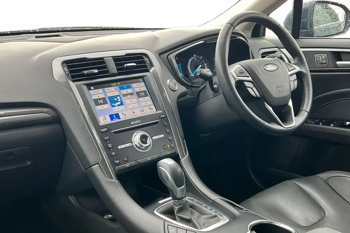 Używany Ford Mondeo Titanium 187 KM (137 kW) 2019 Niebieski Sedan/Limuzyna
