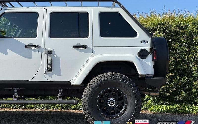 Used Jeep Wrangler Sahara 200 HP (147 kW) 2018 SUV