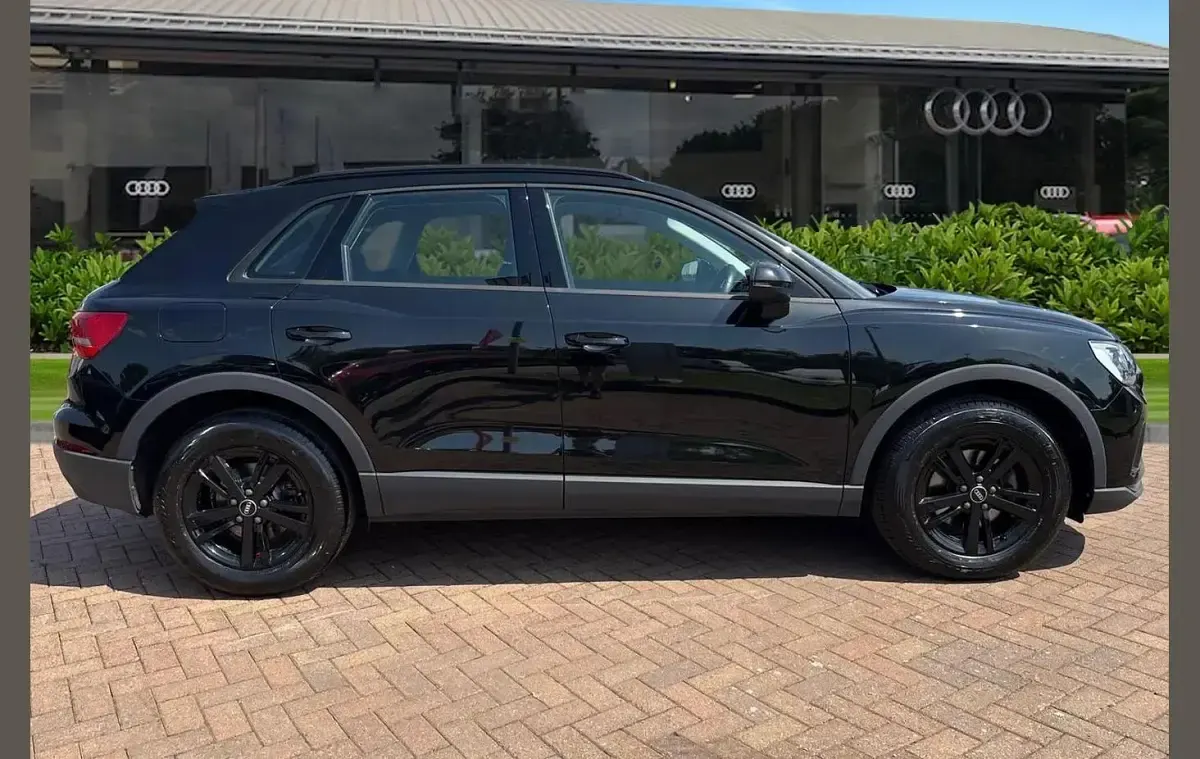 Used Audi Q3 Design 150 HP (110 kW) 2022 Black SUV