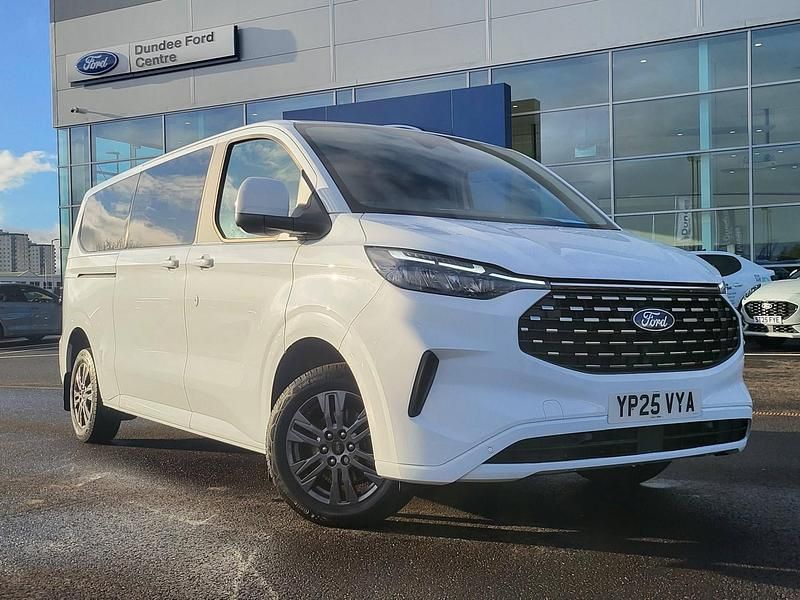 Used Ford Tourneo Titanium 136 HP (100 kW) 2025 White MPV
