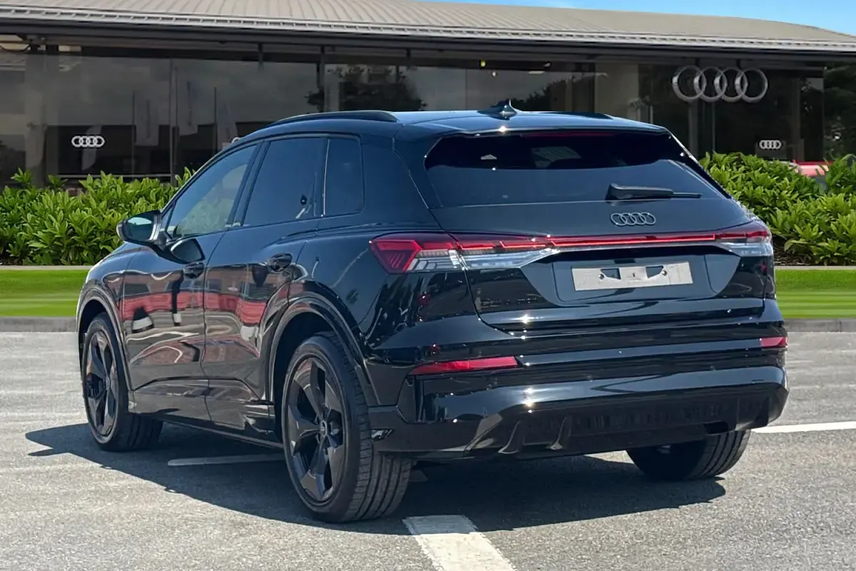 New Audi Q4 e-tron Performance 82 kW (112 HP) 2026 Black SUV