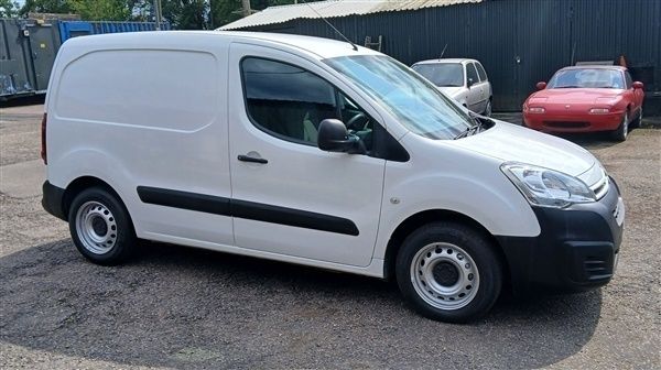 White Used 2018 Citroën Berlingo MPV | £3,695 - Image 1/1