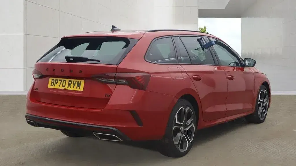 Used Skoda Octavia vRS 245 HP (180 kW) 2021 Red Estate