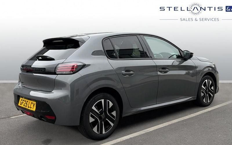 Used Peugeot 208 Allure 101 HP (74 kW) 2025 Hatchback