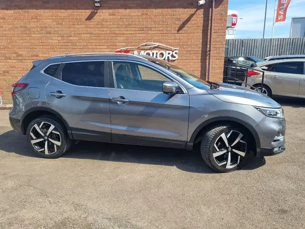 Used Nissan Qashqai Tekna 140 HP (102 kW) 2018 Grey SUV