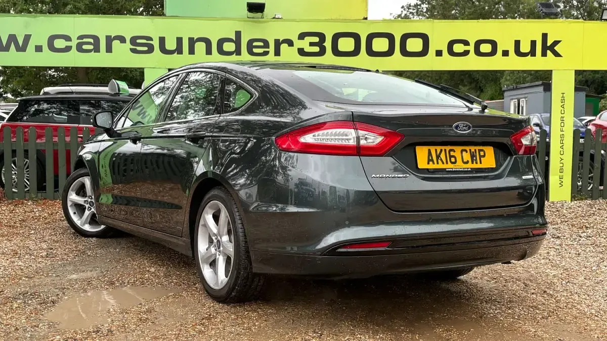 Used Ford Mondeo Titanium 160 HP (117 kW) 2016 Green Hatchback