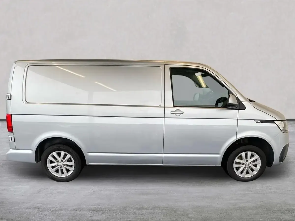 Begagnad VW Transporter Highline 2023 Silver Van