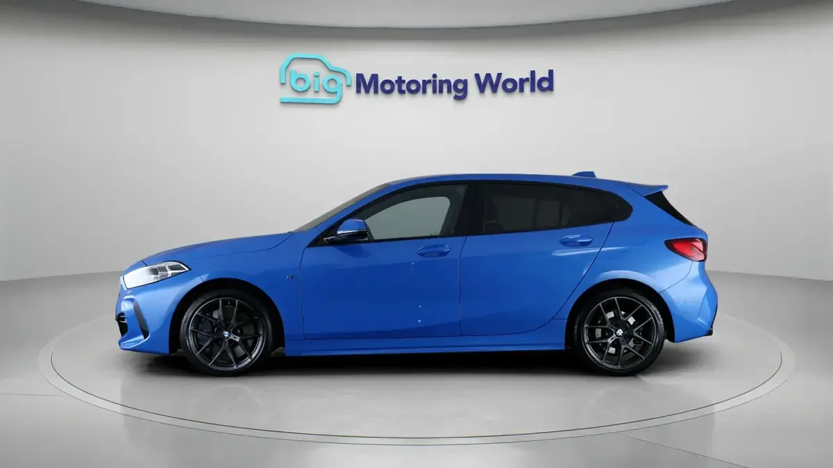 Used BMW 118 M Sport 134 HP (98 kW) 2023 Blue Hatchback