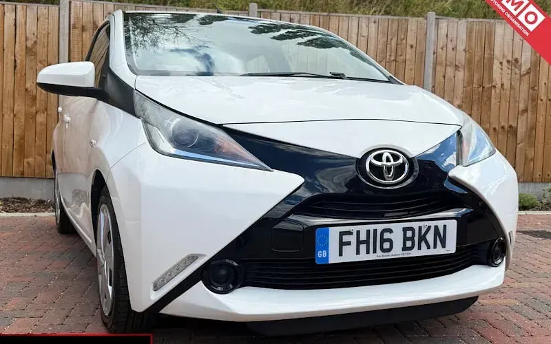 Used Toyota Aygo X-play 69 HP (50 kW) 2018 Hatchback