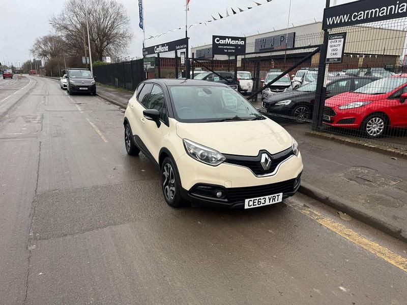 Used Renault Captur Dynamique 90 HP (66 kW) 2013 Cream SUV