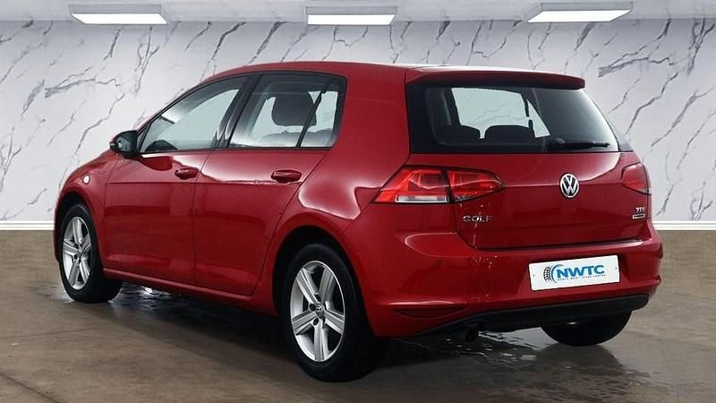 Used VW Golf VII Match 105 HP (77 kW) 2015 Red Hatchback