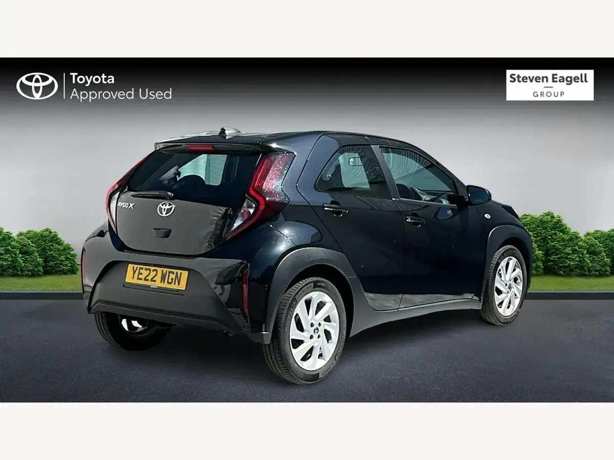 Used Toyota Aygo X PURE 72 HP (52 kW) 2022 Black SUV