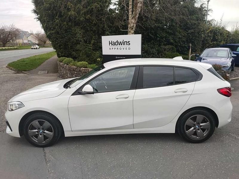 Used BMW 118 Comfort Edition 138 HP (101 kW) 2019 White Hatchback