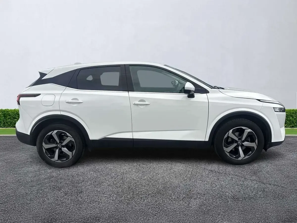 Used Nissan Qashqai N-Connecta 158 HP (116 kW) 2023 White SUV