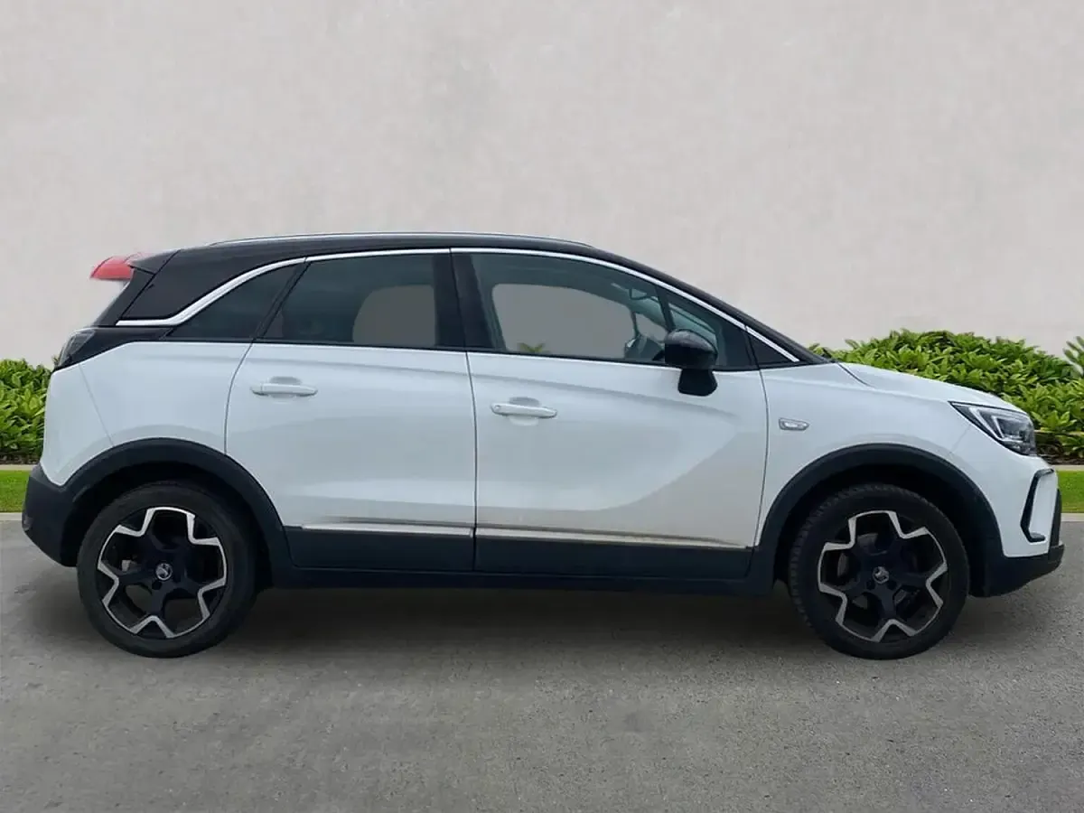 Used Vauxhall Crossland Ultimate 110 HP (80 kW) 2023 White SUV