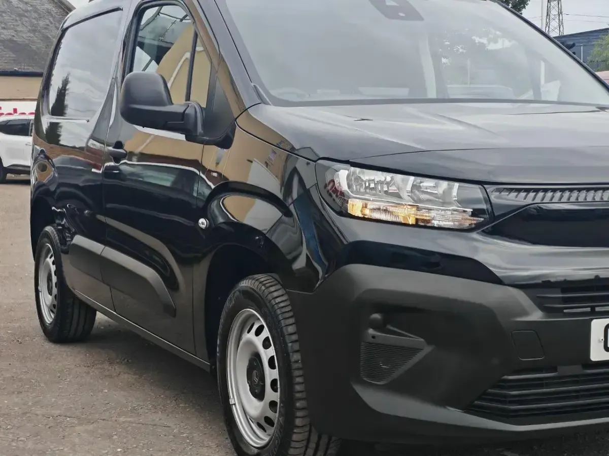 Used Citroën e-Berlingo 101 HP (74 kW) 2025 Black