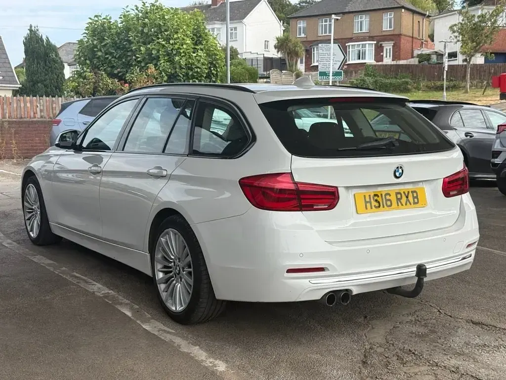 Used BMW 320 Luxury Line 184 HP (135 kW) 2016 White Estate