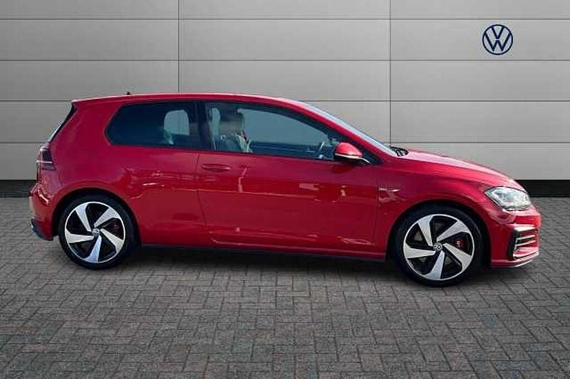 Begagnad VW Golf VII 245 HK (180 kW) 2019 Halvkombi