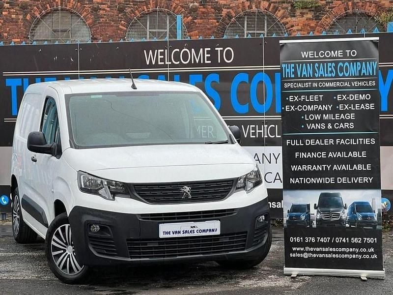 White Used 2019 Peugeot Partner S MPV | £6,944 (Fair price) - Image 1/4