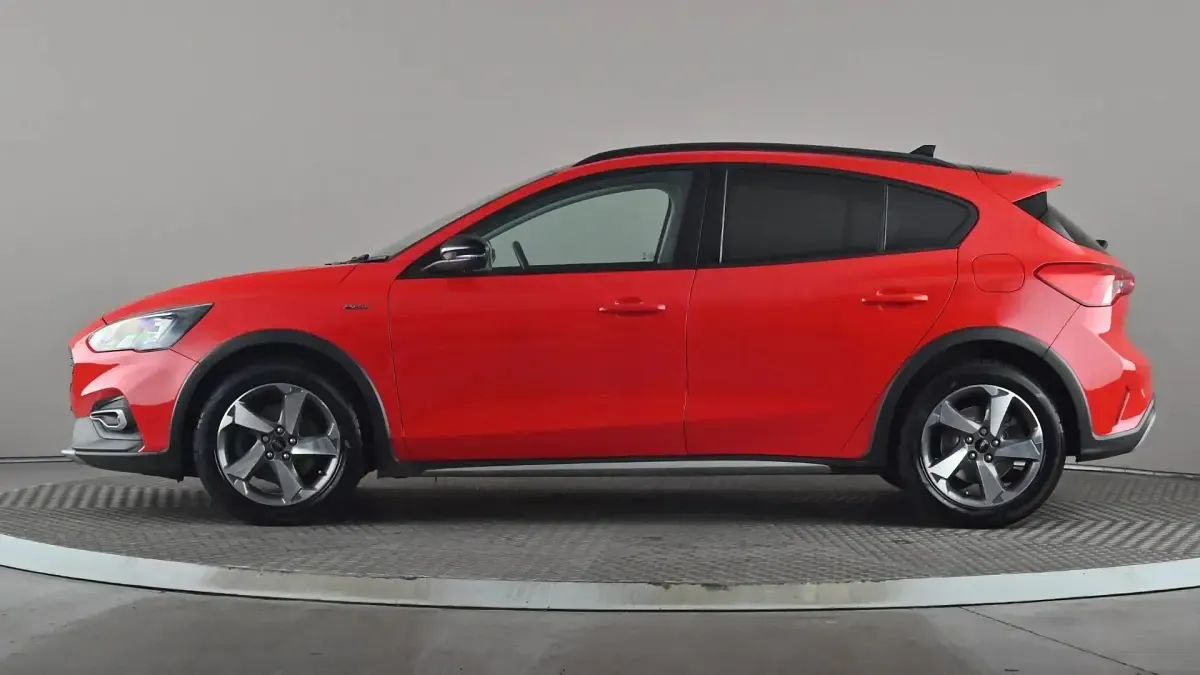 Used Ford Focus Active 125 HP (91 kW) 2020 Red Hatchback