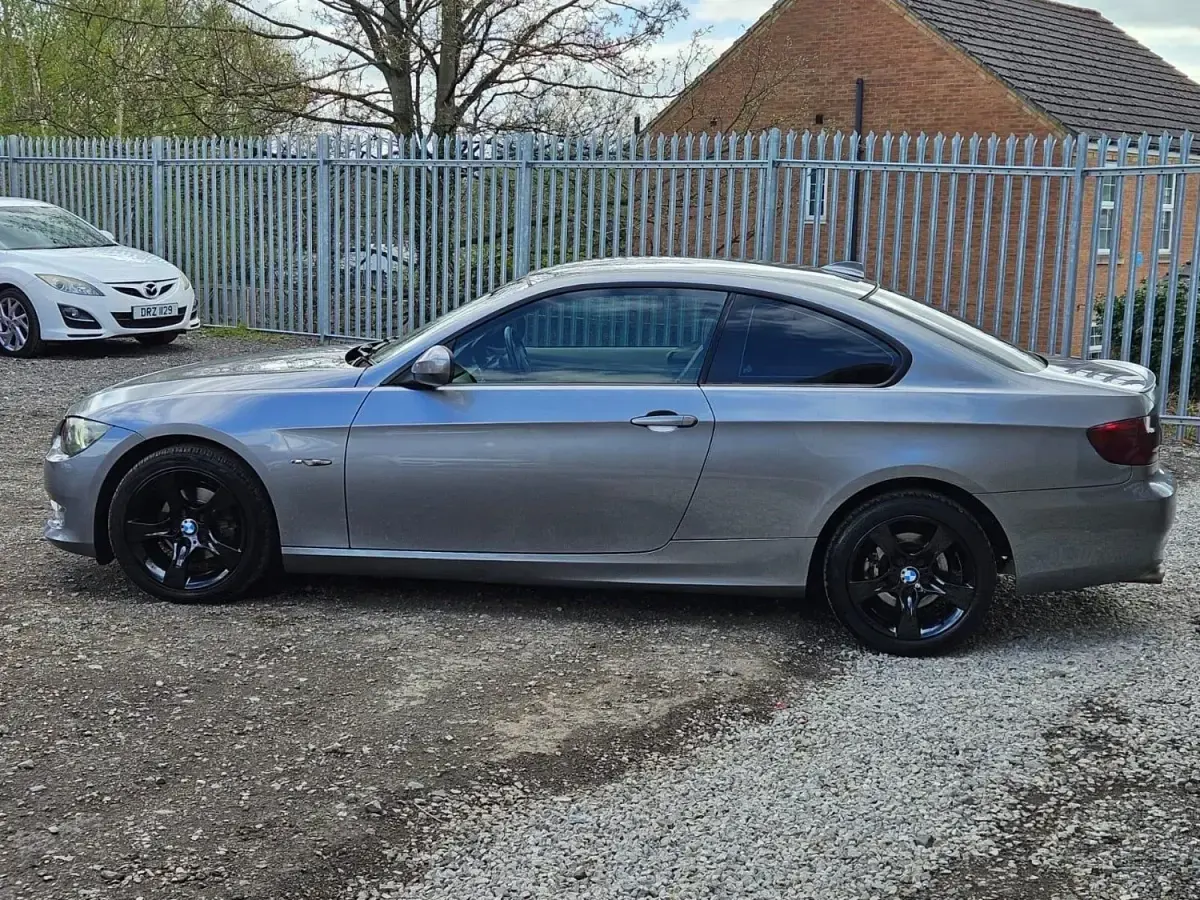 Usado BMW 320 2012 Cinzento Coupé