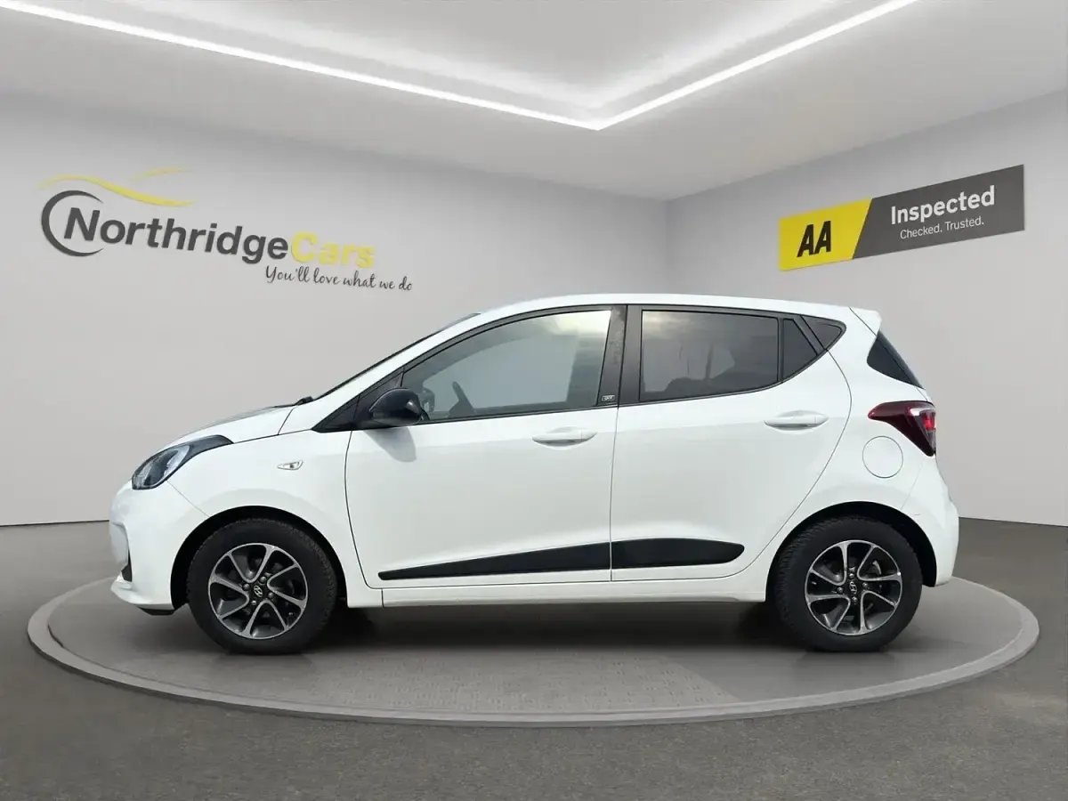 Used Hyundai i10 GO! 67 HP (49 kW) 2018 White Hatchback