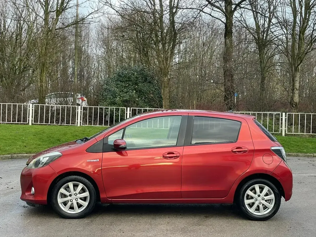 Used Toyota Yaris T4 2012 Red Hatchback