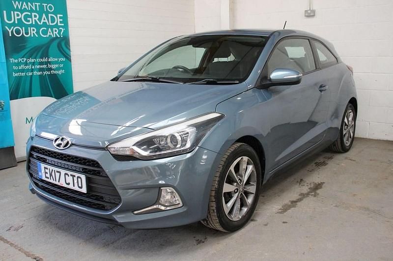 Używany Hyundai i20 SE 84 KM (61 kW) 2017 Niebieski Coupe
