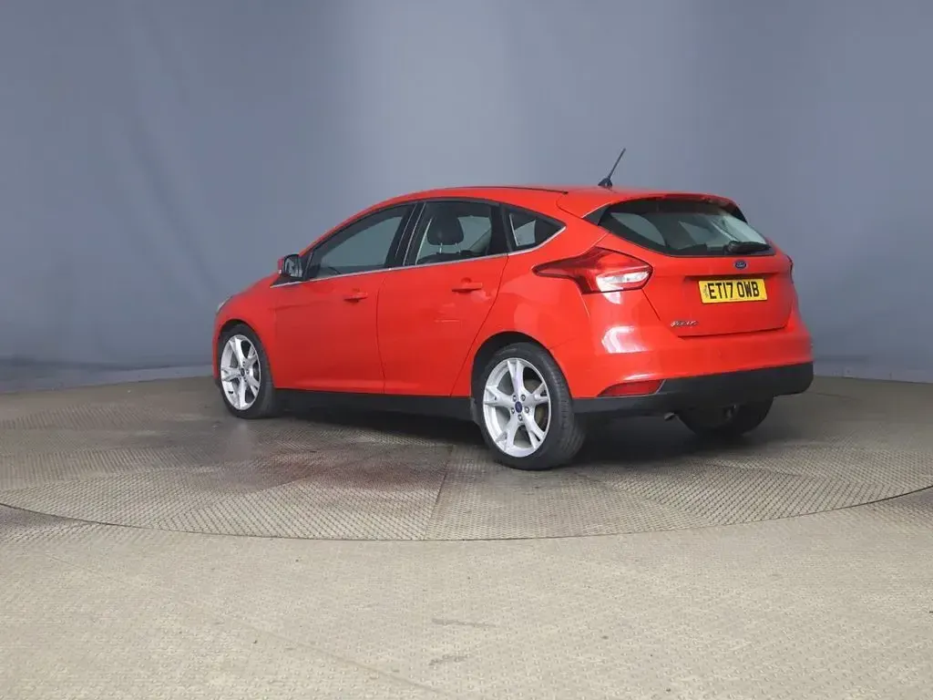 Used Ford Focus Titanium X 118 HP (86 kW) 2017 Red Hatchback