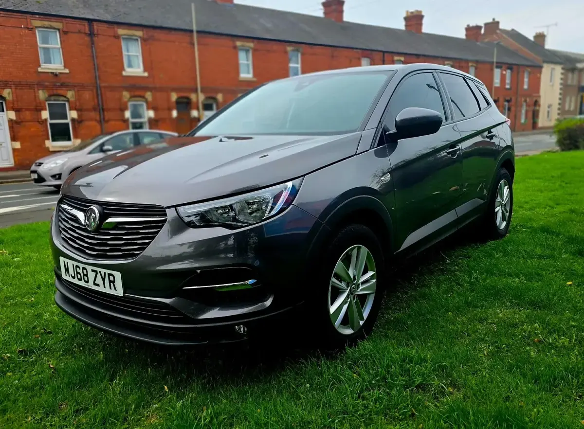 Used Vauxhall Grandland X 130 HP (95 kW) 2018 Grey SUV