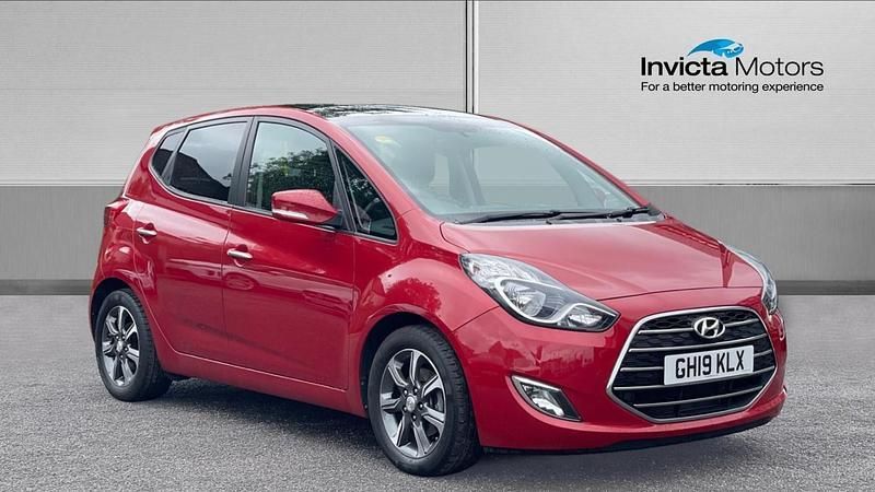 Red Used 2019 Hyundai ix20 Premium MPV | £11,200 (Fair price) - Image 1/2