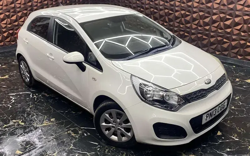 Usado Kia Rio 86 HP (63 kW) 2014 Citadino