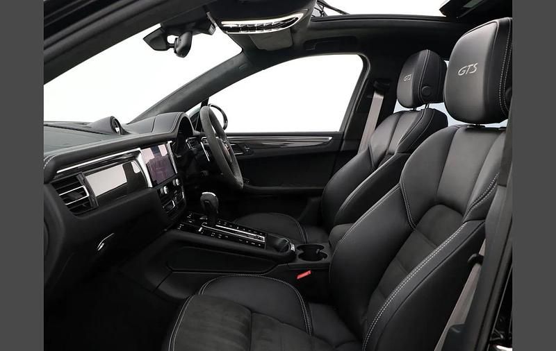Used Porsche Macan GTS 434 HP (319 kW) 2024 Black SUV